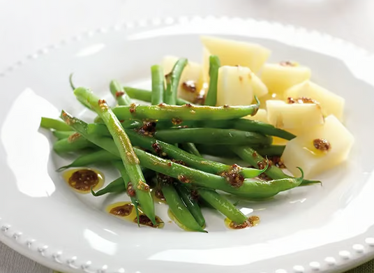 Steamed Runner Beans with Potatoes